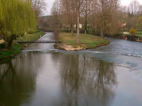 Boucle de la Fontaine de Ladoux à Tourtoirac